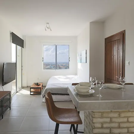 Eden Blue-horizon 1b, Paphos, Sea View, Pool Apartment Konia